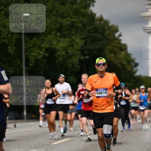 29.06.2025 - hella hamburg halbmarathon Dr. Thomas Lammeyer http://msf.ph/oto/8349121 29.06.2025 10:18:26 Kennedybrücke 1071, 1131, 1406, 1480, 1728, 2990, 3020, 3025, 3154, 3728, 3756, 3834, 3939, 5191, 5546, 5670, 6028, 6083, 6181, 6366, 6717, 6724, 7209, 7442, 7802, 7840, 7991, 8055, 8147, 8409, 8755, 9173, 9663, 10224, 10610, 10977 meine-sportfotos.de