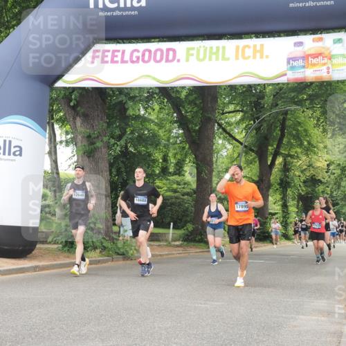 29.06.2025 - hella hamburg halbmarathon KatJ http://msf.ph/oto/8349138 29.06.2025 10:50:24 Zwischen KM18-KM19 3919, 7290, 7717 meine-sportfotos.de
