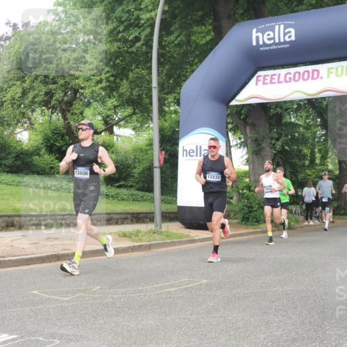 29.06.2025 - hella hamburg halbmarathon KatJ http://msf.ph/oto/8349169 29.06.2025 10:20:51 Zwischen KM18-KM19  meine-sportfotos.de