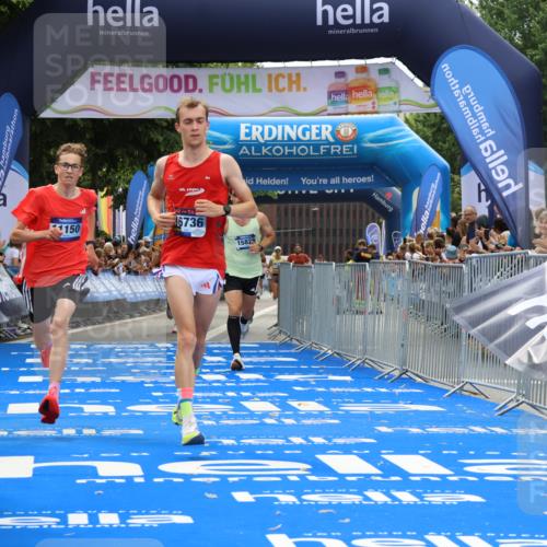 29.06.2025 - hella hamburg halbmarathon Strokosch-Dieckow http://msf.ph/oto/8349177 29.06.2025 10:32:06 Ziel 1407, 1686, 1894, 11150, 11370, 15826, 16505, 16736 meine-sportfotos.de