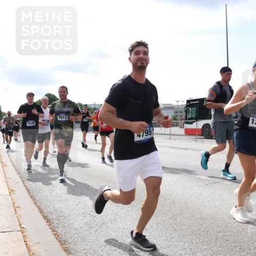 29.06.2025 - hella hamburg halbmarathon Lena Gebhardt http://msf.ph/oto/8349224 29.06.2025 10:13:42 Lombardsbrücke 5546, 7913, 4795, 13928, 1007, 1131, 1480, 1747, 1859, 2055, 2359, 2721, 2904, 2961, 2987, 3218, 3360, 3728, 3729, 4001, 4187, 4795, 4950, 5232, 5546, 5631, 5719, 6026, 6489, 6710, 6717, 6724, 7346, 7446, 7447, 7460, 7462, 7913, 8279, 8673, 8913, 9128, 9527, 9612, 9631, 10442, 10443, 10977, 11441, 12313, 12492, 12797, 12928, 12929, 13331, 13928, 15085, 15482, 15663, 15721, 15722, 15922, 16491, 17472, 17474, 17985, 18222, 18231 meine-sportfotos.de
