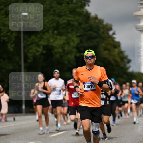 29.06.2025 - hella hamburg halbmarathon Dr. Thomas Lammeyer http://msf.ph/oto/8349236 29.06.2025 10:18:26 Kennedybrücke 1071, 1131, 1406, 1480, 1728, 2990, 3020, 3025, 3154, 3728, 3756, 3834, 3939, 5191, 5546, 5670, 6028, 6083, 6181, 6366, 6717, 6724, 7209, 7442, 7802, 7840, 7991, 8055, 8147, 8409, 8755, 9173, 9663, 10224, 10610, 10977 meine-sportfotos.de