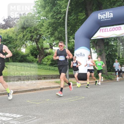 29.06.2025 - hella hamburg halbmarathon KatJ http://msf.ph/oto/8349289 29.06.2025 10:20:51 Zwischen KM18-KM19  meine-sportfotos.de