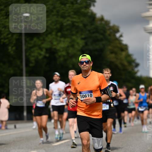 29.06.2025 - hella hamburg halbmarathon Dr. Thomas Lammeyer http://msf.ph/oto/8349308 29.06.2025 10:18:27 Kennedybrücke 1071, 1131, 1406, 1480, 1728, 2990, 3020, 3025, 3154, 3691, 3728, 3756, 3834, 3939, 5191, 5546, 5670, 6028, 6083, 6181, 6366, 6717, 6724, 7209, 7442, 7802, 7840, 7991, 8055, 8147, 8409, 8755, 9173, 9663, 10224, 10610, 10977 meine-sportfotos.de