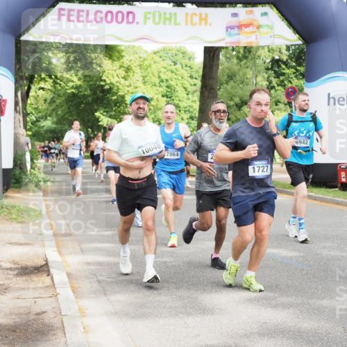 29.06.2025 - hella hamburg halbmarathon MichiJ http://msf.ph/oto/8349345 29.06.2025 10:40:59 Zwischen KM18-KM19 1030, 1502, 1727, 2070, 2884, 2910, 3103, 3310, 4189, 4299, 4938, 6942, 6994, 7147, 7864, 9142, 9537, 10040, 11430, 11992, 13397, 13997, 14323, 15146, 15179, 15980, 16623, 16750, 18134, 18143, 18720 meine-sportfotos.de