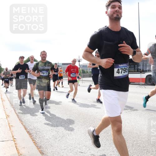 29.06.2025 - hella hamburg halbmarathon Lena Gebhardt http://msf.ph/oto/8349354 29.06.2025 10:13:42 Lombardsbrücke 5546, 7913, 2904, 4795, 17472, 1007, 1131, 1480, 1747, 1859, 2055, 2359, 2721, 2904, 2961, 2987, 3218, 3360, 3728, 3729, 4001, 4187, 4795, 4950, 5232, 5546, 5631, 5719, 6026, 6489, 6710, 6717, 6724, 7346, 7446, 7447, 7460, 7462, 7913, 8279, 8673, 8913, 9128, 9527, 9612, 9631, 10442, 10443, 10977, 11441, 12313, 12492, 12797, 12928, 12929, 13331, 13928, 15085, 15482, 15663, 15721, 15722, 15922, 16491, 17472, 17474, 17985, 18222, 18231 meine-sportfotos.de