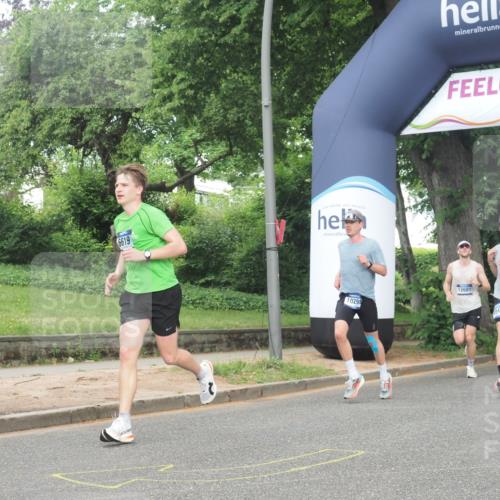 29.06.2025 - hella hamburg halbmarathon KatJ http://msf.ph/oto/8349424 29.06.2025 10:20:53 Zwischen KM18-KM19 6619, 7272 meine-sportfotos.de