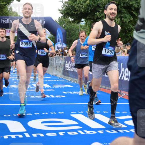 29.06.2025 - hella hamburg halbmarathon Strokosch-Dieckow http://msf.ph/oto/8349442 29.06.2025 10:52:52 Ziel 1257, 1258, 1657, 2099, 2444, 2814, 2910, 4557, 4558, 4770, 5077, 5169, 5194, 5907, 7509, 8139, 8172, 8720, 8955, 9065, 9163, 10724, 10811, 11217, 11992, 12367, 12519, 14198, 14286, 14791, 14805, 15430, 17198, 18590, 18720, 19244 meine-sportfotos.de