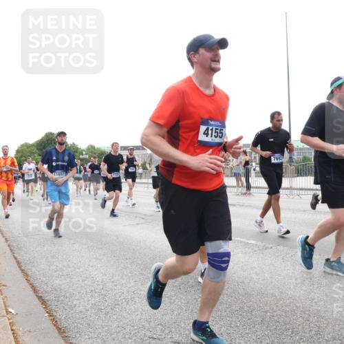 29.06.2025 - hella hamburg halbmarathon Lena Gebhardt http://msf.ph/oto/8349474 29.06.2025 10:38:38 Lombardsbrücke 11697, 1721, 4155, 7692, 300, 56, 1196, 1232, 1390, 1451, 1457, 1596, 1721, 1742, 1791, 1966, 2113, 2151, 2498, 2576, 2660, 2693, 3010, 3094, 3095, 3216, 3242, 3286, 3307, 3323, 3338, 3635, 3636, 3716, 3726, 3777, 3841, 3927, 4028, 4139, 4155, 4159, 4257, 4259, 4260, 4316, 4320, 4883, 4964, 5085, 5089, 5155, 5300, 5617, 5684, 5735, 5913, 6200, 6695, 6696, 6751, 6875, 6930, 7117, 7148, 7165, 7263, 7371, 7561, 7692, 7849, 7868, 7914, 8367, 9708, 10554 meine-sportfotos.de