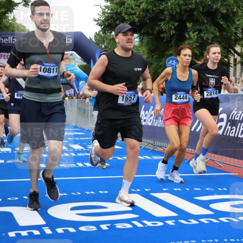 29.06.2025 - hella hamburg halbmarathon Strokosch-Dieckow http://msf.ph/oto/8349484 29.06.2025 10:52:51 Ziel 1257, 1258, 1657, 2099, 2444, 2814, 2910, 4557, 4558, 4770, 5077, 5169, 5194, 5907, 8139, 8172, 8720, 8955, 9065, 9163, 10724, 10811, 11217, 11992, 12519, 14198, 14286, 14791, 14805, 15430, 17198, 18331, 18720, 19244 meine-sportfotos.de