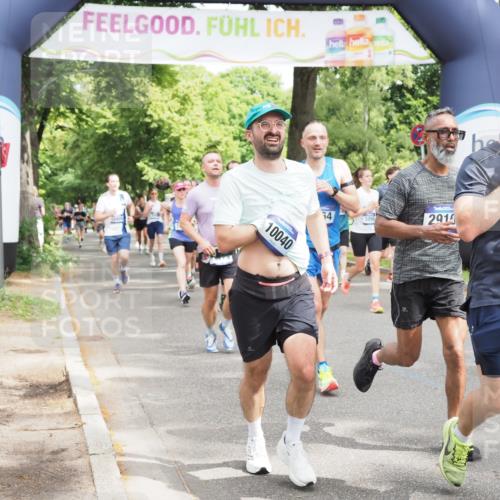 29.06.2025 - hella hamburg halbmarathon MichiJ http://msf.ph/oto/8349497 29.06.2025 10:41:00 Zwischen KM18-KM19 1030, 1482, 1502, 1727, 2070, 2884, 2910, 3103, 3310, 4189, 4299, 4938, 5866, 6942, 6994, 7147, 7864, 9142, 10040, 11992, 12909, 13397, 13997, 14036, 14323, 14592, 15980, 16623, 16750, 18134, 18143, 18720 meine-sportfotos.de