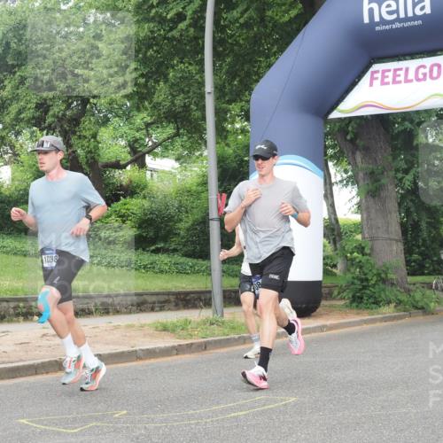 29.06.2025 - hella hamburg halbmarathon KatJ http://msf.ph/oto/8349551 29.06.2025 10:20:54 Zwischen KM18-KM19 6619, 7272 meine-sportfotos.de