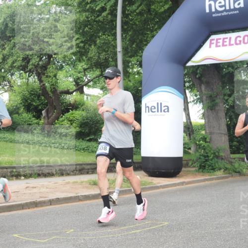 29.06.2025 - hella hamburg halbmarathon KatJ http://msf.ph/oto/8349600 29.06.2025 10:20:54 Zwischen KM18-KM19 6619, 7272 meine-sportfotos.de