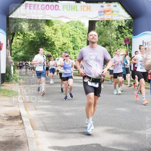 29.06.2025 - hella hamburg halbmarathon MichiJ http://msf.ph/oto/8349607 29.06.2025 10:41:01 Zwischen KM18-KM19 1030, 1482, 1502, 1727, 2070, 2346, 2884, 2910, 3103, 3310, 4299, 5866, 6942, 6994, 7147, 7864, 8487, 9142, 10040, 11992, 12909, 13397, 13997, 14036, 14323, 14592, 15980, 16750, 18134, 18143, 18590, 18720, 19067 meine-sportfotos.de