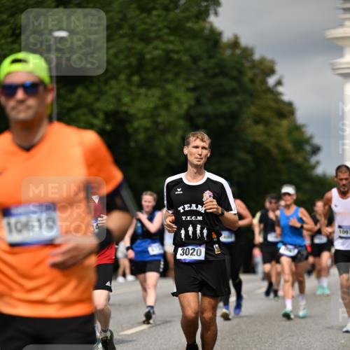 29.06.2025 - hella hamburg halbmarathon Dr. Thomas Lammeyer http://msf.ph/oto/8349690 29.06.2025 10:18:28 Kennedybrücke 1071, 1131, 1406, 1480, 1728, 2990, 3020, 3025, 3154, 3454, 3691, 3728, 3756, 3834, 3939, 5191, 5546, 5670, 6028, 6083, 6181, 6366, 6717, 6724, 7209, 7442, 7840, 7991, 8055, 8147, 8409, 8755, 9173, 9663, 10224, 10610, 10977 meine-sportfotos.de