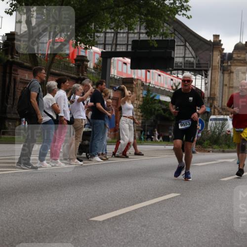 29.06.2025 - hella hamburg halbmarathon Yannick Fuchs http://msf.ph/oto/8349693 29.06.2025 10:52:39 20KM 1946, 1951, 2027, 2159, 2250, 2619, 2711, 2855, 2996, 4550, 4767, 5084, 5675, 6860, 7659, 8089, 8392, 9156, 9353, 9553, 9555, 9835, 10020, 10268, 10518, 10539, 10703, 10915, 11605, 11808, 11846, 12734, 12735, 12809, 13654, 13694, 14355, 14673, 14914, 16206, 16409, 16922, 16924, 17531, 17665, 17782, 17810, 17814, 17839, 17852, 17931, 17967, 18112, 18232, 18556, 18682, 18727, 18730, 18833, 18954, 18985, 19002, 19003 meine-sportfotos.de