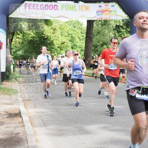 29.06.2025 - hella hamburg halbmarathon MichiJ http://msf.ph/oto/8349763 29.06.2025 10:41:02 Zwischen KM18-KM19 1030, 1482, 1727, 1870, 2070, 2346, 2884, 2910, 3103, 3310, 5866, 6942, 6994, 7147, 7864, 8487, 8973, 9142, 10040, 11992, 12909, 13397, 13997, 14036, 14592, 15980, 16750, 18134, 18143, 18590, 18720, 19067 meine-sportfotos.de