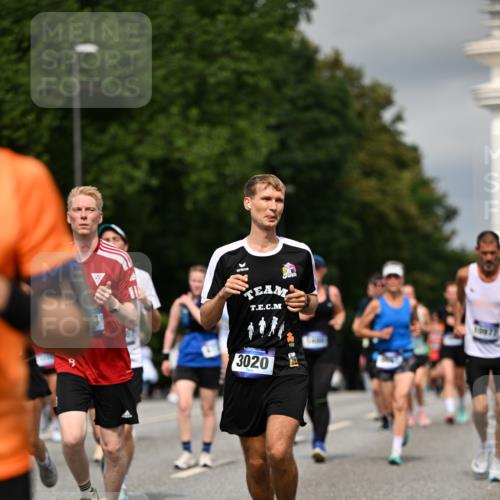 29.06.2025 - hella hamburg halbmarathon Dr. Thomas Lammeyer http://msf.ph/oto/8349798 29.06.2025 10:18:29 Kennedybrücke 1071, 1131, 1480, 1728, 2990, 3020, 3025, 3154, 3454, 3691, 3728, 3756, 3834, 3939, 5191, 5546, 5670, 6028, 6083, 6181, 6366, 6717, 6724, 7209, 7442, 7840, 7991, 8055, 8147, 8409, 8563, 8755, 9173, 9663, 10224, 10610, 10977 meine-sportfotos.de
