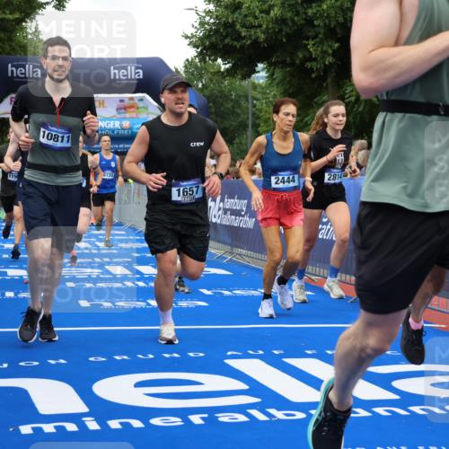 29.06.2025 - hella hamburg halbmarathon Strokosch-Dieckow http://msf.ph/oto/8349879 29.06.2025 10:52:51 Ziel 1257, 1258, 1657, 2099, 2444, 2814, 2910, 4557, 4558, 4770, 5077, 5169, 5194, 5907, 8139, 8172, 8720, 8955, 9065, 9163, 10724, 10811, 11217, 11992, 12519, 14198, 14286, 14791, 14805, 15430, 17198, 18331, 18720, 19244 meine-sportfotos.de