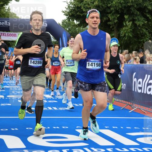 29.06.2025 - hella hamburg halbmarathon Strokosch-Dieckow http://msf.ph/oto/8349918 29.06.2025 10:52:49 Ziel 1257, 1258, 1657, 2099, 2287, 2444, 2814, 2910, 3999, 4557, 4558, 4770, 5077, 5169, 5194, 5907, 8139, 8172, 8720, 8955, 9065, 9163, 10724, 10811, 11217, 11992, 12482, 14198, 14286, 14805, 16467, 17198, 18331, 19244 meine-sportfotos.de