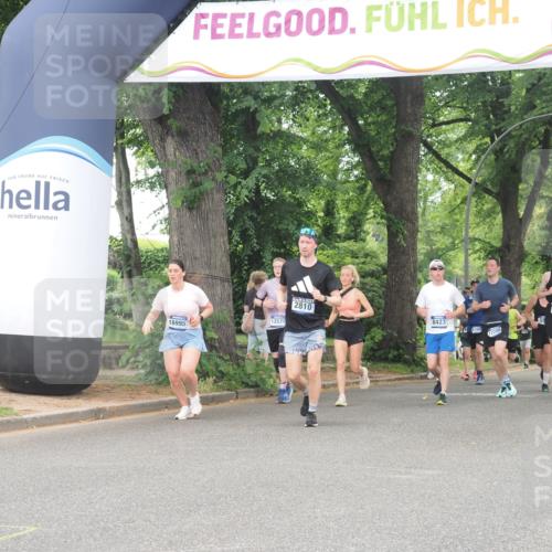 29.06.2025 - hella hamburg halbmarathon KatJ http://msf.ph/oto/8349946 29.06.2025 10:50:35 Zwischen KM18-KM19 2810, 3199, 3663 meine-sportfotos.de