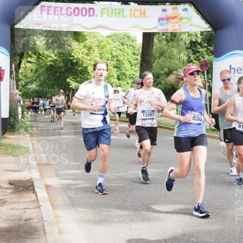 29.06.2025 - hella hamburg halbmarathon MichiJ http://msf.ph/oto/8349954 29.06.2025 10:41:03 Zwischen KM18-KM19 1030, 1482, 1727, 1870, 2070, 2346, 2910, 3310, 5259, 5866, 6942, 7864, 8487, 8973, 9142, 10040, 11992, 12909, 13397, 13997, 14036, 14592, 15980, 18134, 18590, 18715, 18720, 19067 meine-sportfotos.de