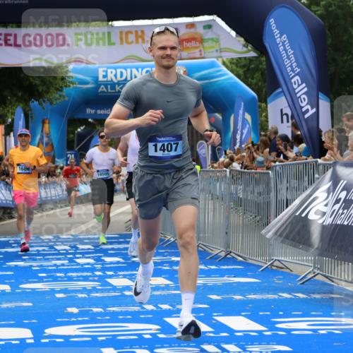 29.06.2025 - hella hamburg halbmarathon Strokosch-Dieckow http://msf.ph/oto/8349957 29.06.2025 10:32:01 Ziel 1407, 1686, 4129, 4698, 6619, 11150, 11199, 11370, 15826, 16505, 16736 meine-sportfotos.de