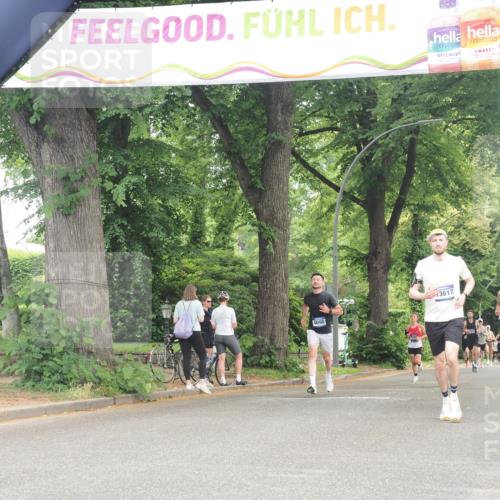 29.06.2025 - hella hamburg halbmarathon KatJ http://msf.ph/oto/8350004 29.06.2025 10:21:04 Zwischen KM18-KM19  meine-sportfotos.de
