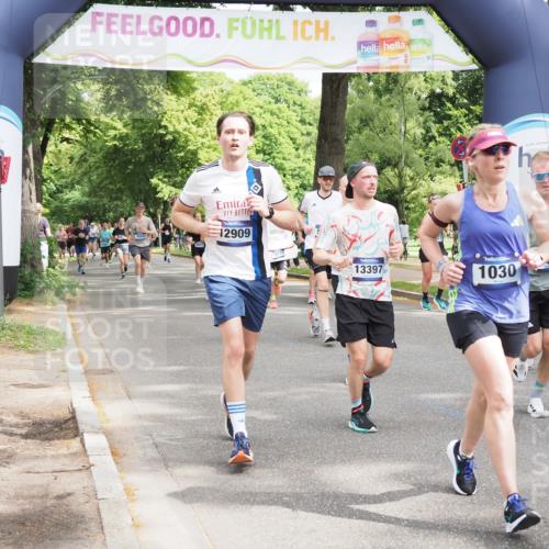 29.06.2025 - hella hamburg halbmarathon MichiJ http://msf.ph/oto/8350024 29.06.2025 10:41:03 Zwischen KM18-KM19 1030, 1482, 1727, 1870, 2070, 2346, 2910, 3310, 5259, 5866, 6942, 7864, 8487, 8973, 9142, 10040, 11992, 12909, 13397, 13997, 14036, 14592, 15980, 18134, 18590, 18715, 18720, 19067 meine-sportfotos.de