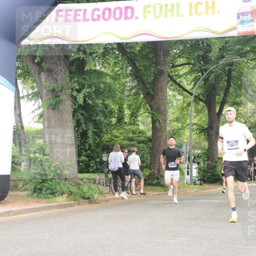 29.06.2025 - hella hamburg halbmarathon KatJ http://msf.ph/oto/8350033 29.06.2025 10:21:05 Zwischen KM18-KM19 4698 meine-sportfotos.de