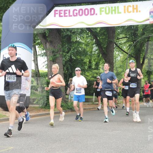 29.06.2025 - hella hamburg halbmarathon KatJ http://msf.ph/oto/8350039 29.06.2025 10:50:37 Zwischen KM18-KM19 2810, 3199, 3663, 8423 meine-sportfotos.de