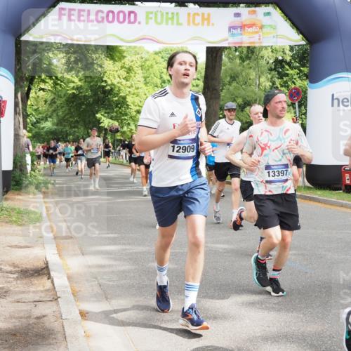 29.06.2025 - hella hamburg halbmarathon MichiJ http://msf.ph/oto/8350042 29.06.2025 10:41:03 Zwischen KM18-KM19 1030, 1482, 1727, 1870, 2070, 2346, 2910, 3310, 5259, 5866, 6942, 7864, 8487, 8973, 9142, 10040, 11992, 12909, 13397, 13997, 14036, 14592, 15980, 18134, 18590, 18715, 18720, 19067 meine-sportfotos.de