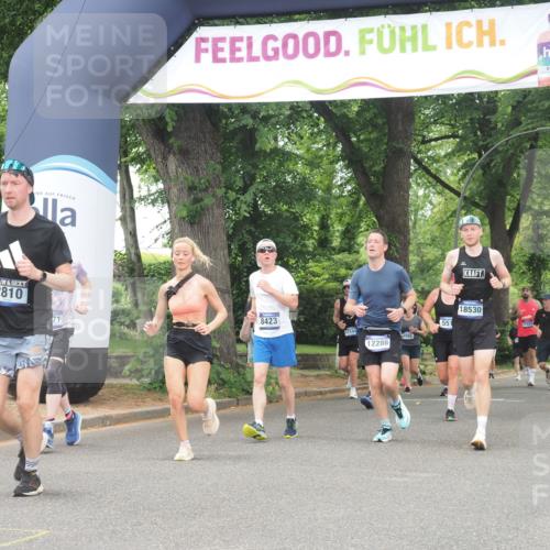 29.06.2025 - hella hamburg halbmarathon KatJ http://msf.ph/oto/8350066 29.06.2025 10:50:37 Zwischen KM18-KM19 2810, 3199, 3663, 8423 meine-sportfotos.de