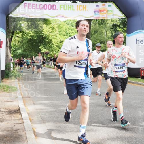 29.06.2025 - hella hamburg halbmarathon MichiJ http://msf.ph/oto/8350069 29.06.2025 10:41:03 Zwischen KM18-KM19 1030, 1482, 1727, 1870, 2070, 2346, 2910, 3310, 5259, 5866, 6942, 7864, 8487, 8973, 9142, 10040, 11992, 12909, 13397, 13997, 14036, 14592, 15980, 18134, 18590, 18715, 18720, 19067 meine-sportfotos.de