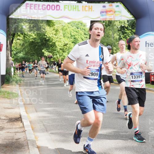 29.06.2025 - hella hamburg halbmarathon MichiJ http://msf.ph/oto/8350109 29.06.2025 10:41:04 Zwischen KM18-KM19 1030, 1482, 1727, 1870, 2070, 2346, 2910, 3096, 3819, 5259, 5866, 6942, 7864, 8487, 8973, 9142, 9227, 10040, 12909, 13397, 13997, 14036, 14592, 15980, 18134, 18590, 18715, 18720, 19067 meine-sportfotos.de