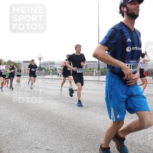29.06.2025 - hella hamburg halbmarathon Lena Gebhardt http://msf.ph/oto/8350125 29.06.2025 10:38:40 Lombardsbrücke 4316, 5617, 1172, 474, 75, 1721, 1697, 56, 1232, 1390, 1451, 1457, 1596, 1721, 1742, 1791, 2113, 2151, 2498, 2524, 2576, 2660, 2693, 3010, 3094, 3095, 3216, 3242, 3286, 3307, 3323, 3338, 3635, 3636, 3716, 3726, 3777, 3841, 3927, 4028, 4139, 4155, 4159, 4257, 4259, 4260, 4316, 4320, 4883, 4964, 5085, 5089, 5155, 5300, 5617, 5684, 5735, 5913, 6200, 6695, 6696, 6751, 6875, 6930, 7117, 7148, 7263, 7371, 7561, 7692, 7849, 7868, 8367, 8783, 9708, 10554 meine-sportfotos.de