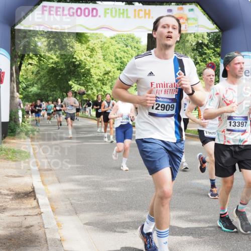 29.06.2025 - hella hamburg halbmarathon MichiJ http://msf.ph/oto/8350135 29.06.2025 10:41:04 Zwischen KM18-KM19 1030, 1482, 1727, 1870, 2070, 2346, 2910, 3096, 3819, 5259, 5866, 6942, 7864, 8487, 8973, 9142, 9227, 10040, 12909, 13397, 13997, 14036, 14592, 15980, 18134, 18590, 18715, 18720, 19067 meine-sportfotos.de