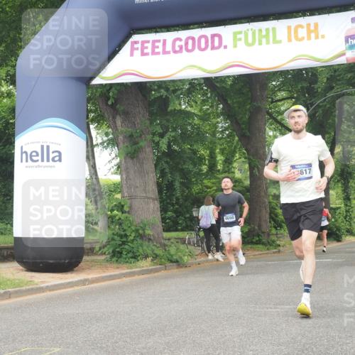 29.06.2025 - hella hamburg halbmarathon KatJ http://msf.ph/oto/8350149 29.06.2025 10:21:06 Zwischen KM18-KM19 4698 meine-sportfotos.de