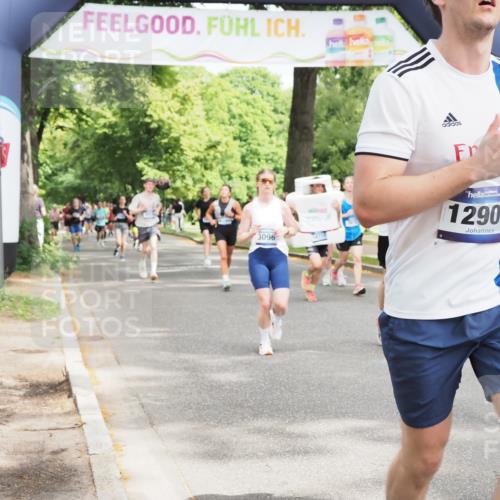 29.06.2025 - hella hamburg halbmarathon MichiJ http://msf.ph/oto/8350213 29.06.2025 10:41:04 Zwischen KM18-KM19 1030, 1482, 1727, 1870, 2070, 2346, 2910, 3096, 3819, 5259, 5866, 6942, 7864, 8487, 8973, 9142, 9227, 10040, 12909, 13397, 13997, 14036, 14592, 15980, 18134, 18590, 18715, 18720, 19067 meine-sportfotos.de
