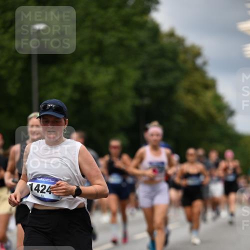 29.06.2025 - hella hamburg halbmarathon Dr. Thomas Lammeyer http://msf.ph/oto/8350243 29.06.2025 10:40:44 Kennedybrücke 1008, 1010, 1102, 1224, 3401, 3699, 4245, 4937, 5171, 5246, 5540, 5747, 5809, 5919, 6184, 6359, 6417, 7632, 8530, 8581, 9229, 9295, 9432, 9694, 9701, 9806, 10487, 10531, 10577, 10984 meine-sportfotos.de