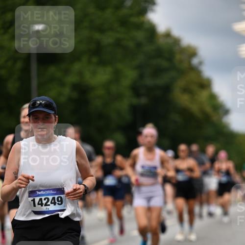 29.06.2025 - hella hamburg halbmarathon Dr. Thomas Lammeyer http://msf.ph/oto/8350258 29.06.2025 10:40:44 Kennedybrücke 1008, 1010, 1102, 1224, 3401, 3699, 4245, 4937, 5171, 5246, 5540, 5747, 5809, 5919, 6184, 6359, 6417, 7632, 8530, 8581, 9229, 9295, 9432, 9694, 9701, 9806, 10487, 10531, 10577, 10984 meine-sportfotos.de