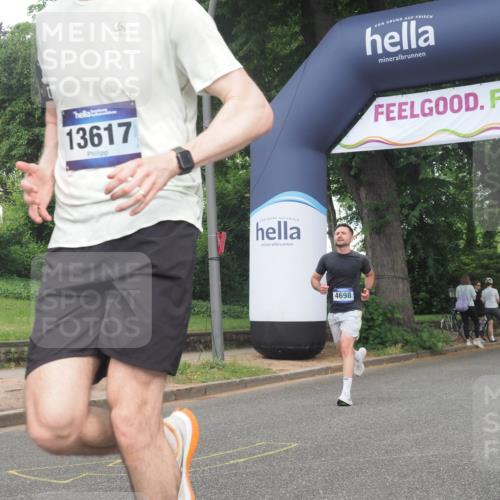 29.06.2025 - hella hamburg halbmarathon KatJ http://msf.ph/oto/8350286 29.06.2025 10:21:07 Zwischen KM18-KM19 4698, 5746 meine-sportfotos.de