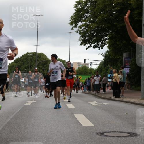 29.06.2025 - hella hamburg halbmarathon Yannick Fuchs http://msf.ph/oto/8350290 29.06.2025 10:52:42 20KM 1642, 1946, 1951, 2027, 2159, 2619, 2711, 2855, 2996, 5084, 5675, 6208, 6636, 6860, 7659, 8089, 8392, 8929, 9156, 9353, 9553, 9555, 9835, 10268, 10518, 10539, 10915, 11605, 11808, 12734, 12735, 12809, 13407, 13654, 14355, 14631, 14673, 14914, 15263, 16206, 16409, 16922, 16924, 17665, 17782, 17810, 17814, 17839, 17852, 17931, 17967, 18112, 18232, 18556, 18682, 18730, 18833, 18954, 18985, 19002, 19003 meine-sportfotos.de