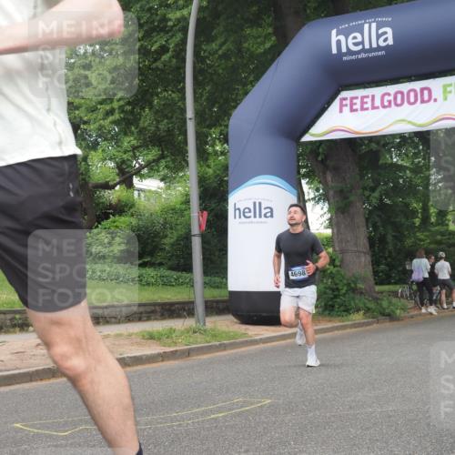 29.06.2025 - hella hamburg halbmarathon KatJ http://msf.ph/oto/8350303 29.06.2025 10:21:07 Zwischen KM18-KM19 4698, 5746 meine-sportfotos.de