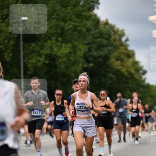 29.06.2025 - hella hamburg halbmarathon Dr. Thomas Lammeyer http://msf.ph/oto/8350306 29.06.2025 10:40:45 Kennedybrücke 1008, 1010, 1224, 3401, 3699, 3895, 4245, 4937, 5171, 5246, 5540, 5747, 5809, 5919, 6184, 6359, 6417, 7632, 8530, 8581, 9229, 9295, 9432, 9694, 9701, 9806, 10123, 10487, 10531, 10577, 10984 meine-sportfotos.de