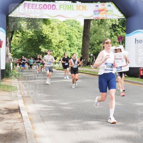 29.06.2025 - hella hamburg halbmarathon MichiJ http://msf.ph/oto/8350365 29.06.2025 10:41:05 Zwischen KM18-KM19 1030, 1482, 1727, 1870, 2346, 2518, 2910, 3096, 3819, 5259, 5866, 6942, 7864, 8487, 8973, 9142, 9227, 10040, 12909, 13397, 14036, 14592, 15980, 18134, 18590, 18715, 18720, 19067 meine-sportfotos.de