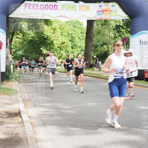 29.06.2025 - hella hamburg halbmarathon MichiJ http://msf.ph/oto/8350389 29.06.2025 10:41:05 Zwischen KM18-KM19 1030, 1482, 1727, 1870, 2346, 2518, 2910, 3096, 3819, 5259, 5866, 6942, 7864, 8487, 8973, 9142, 9227, 10040, 12909, 13397, 14036, 14592, 15980, 18134, 18590, 18715, 18720, 19067 meine-sportfotos.de