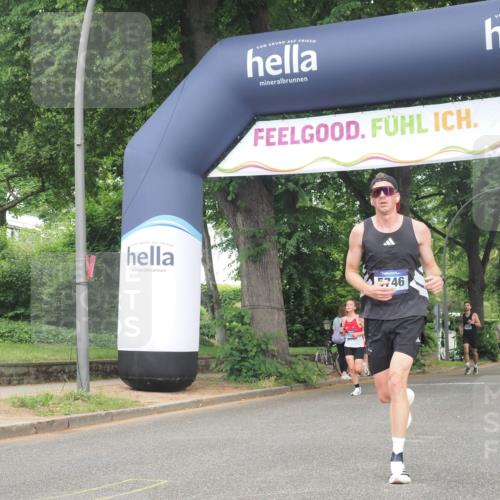 29.06.2025 - hella hamburg halbmarathon KatJ http://msf.ph/oto/8350406 29.06.2025 10:21:09 Zwischen KM18-KM19 4129, 4698, 5746 meine-sportfotos.de