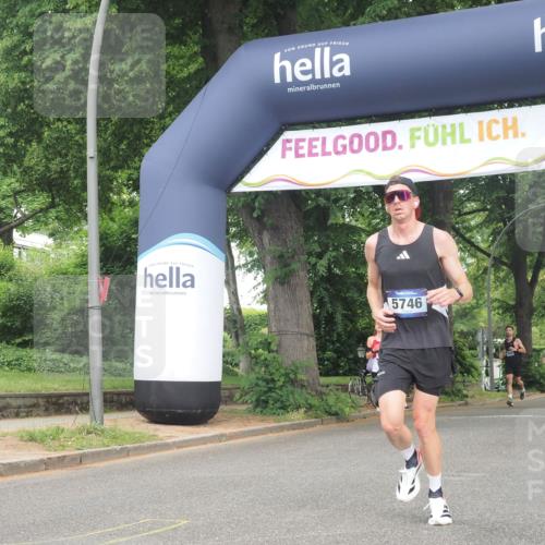 29.06.2025 - hella hamburg halbmarathon KatJ http://msf.ph/oto/8350419 29.06.2025 10:21:09 Zwischen KM18-KM19 4129, 4698, 5746 meine-sportfotos.de