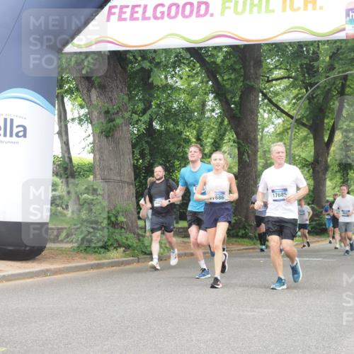29.06.2025 - hella hamburg halbmarathon KatJ http://msf.ph/oto/8350426 29.06.2025 10:50:45 Zwischen KM18-KM19 4389, 5511, 6966 meine-sportfotos.de
